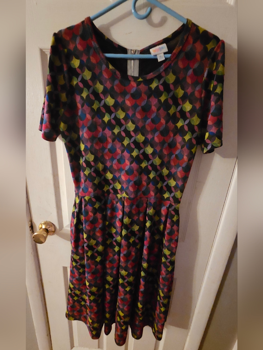 LuLaRoe Size X Large Amelia Geometric Print Dress with Pockets Stretchy NWOT